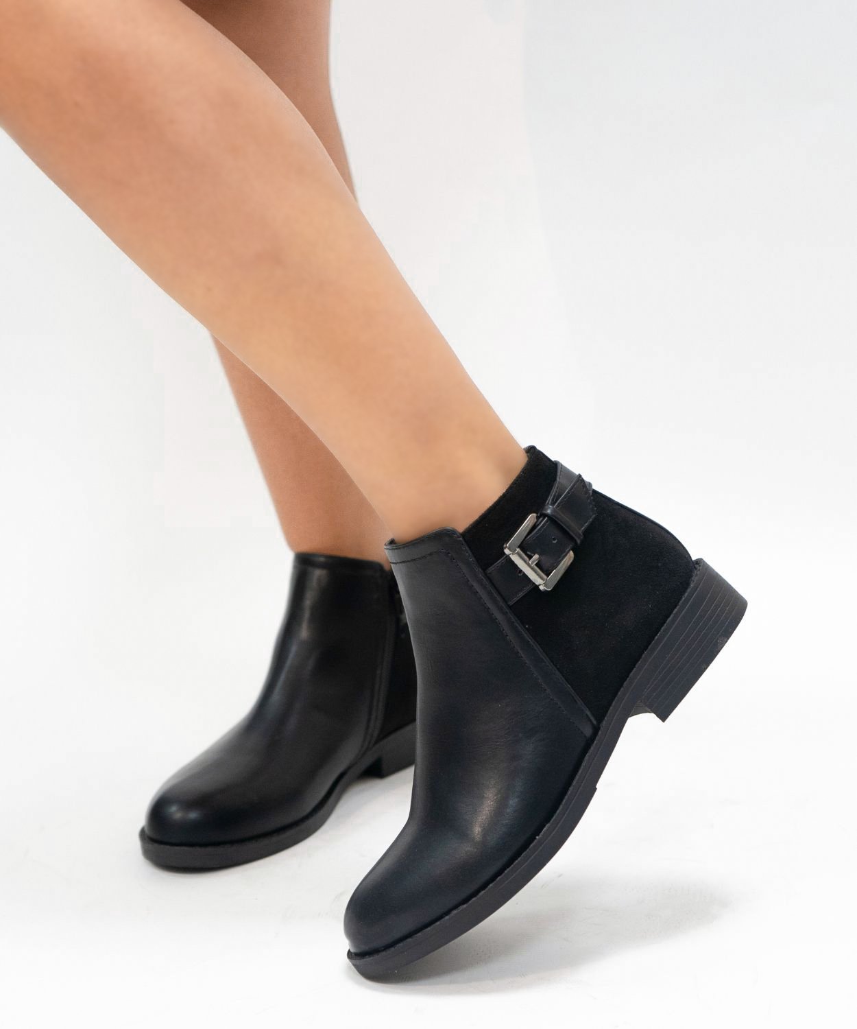 Botines hebilla combinada